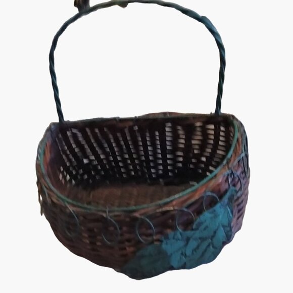 Brown Green Half Round Hanging Wicker Basket Green Metal Leaves Vintage 7 inch - Picture 3 of 11